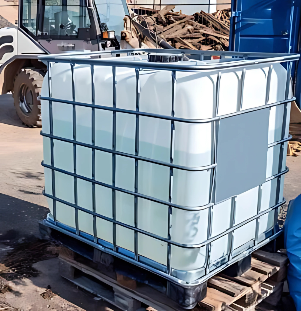 water tote rental Portable water tank for rental, shown on a construction site in front of a forklift.
